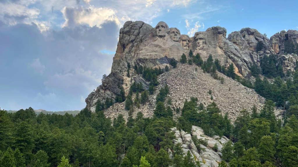 Mount Rushmore with kids